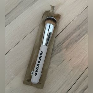 Jones Road everything brush